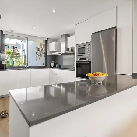 ヴィラ Luxury Townhouse With Stunning Sea & Mountain Views