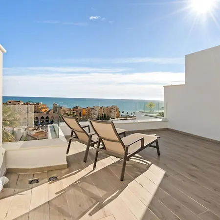 Luxury Townhouse With Stunning Sea & Mountain Views フエンヒロラ