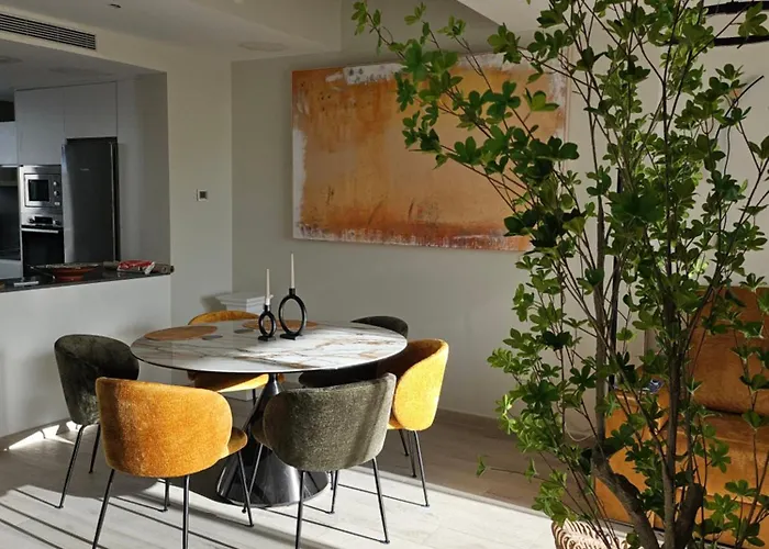 Luxury Townhouse With Stunning Sea & Mountain Views ヴィラ *