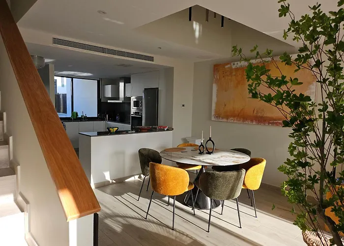 ヴィラ Luxury Townhouse With Stunning Sea & Mountain Views *