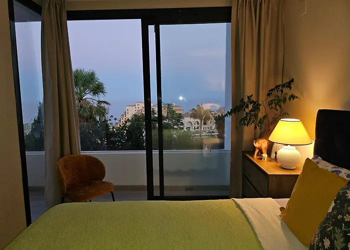 Luxury Townhouse With Stunning Sea & Mountain Views