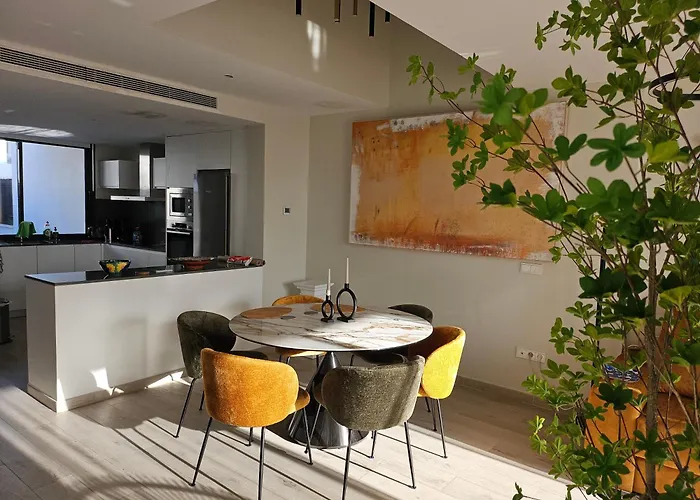 Luxury Townhouse With Stunning Sea & Mountain Views ヴィラ