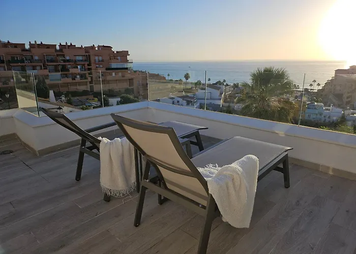 Luxury Townhouse With Stunning Sea & Mountain Views ヴィラ フエンヒロラ