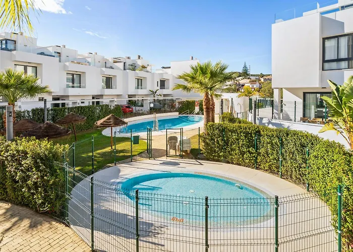 Luxury Townhouse With Stunning Sea & Mountain Views ヴィラ