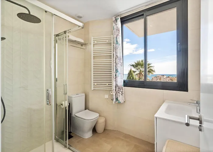 Luxury Townhouse With Stunning Sea & Mountain Views ヴィラ *