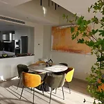 Luxury Townhouse With Stunning Sea & Mountain Views Villa