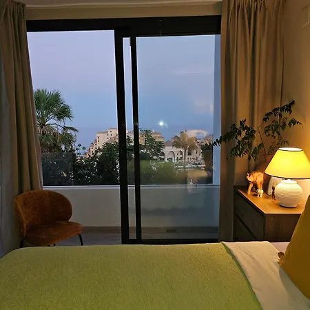Luxury Townhouse With Stunning Sea & Mountain Views