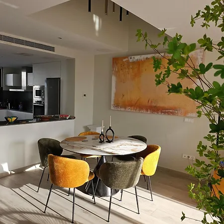 Luxury Townhouse With Stunning Sea & Mountain Views Villa