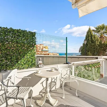 Luxury Townhouse With Stunning Sea & Mountain Views Villa *