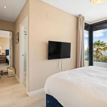 Villa Luxury Townhouse With Stunning Sea & Mountain Views *