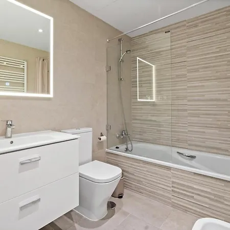 Luxury Townhouse With Stunning Sea & Mountain Views