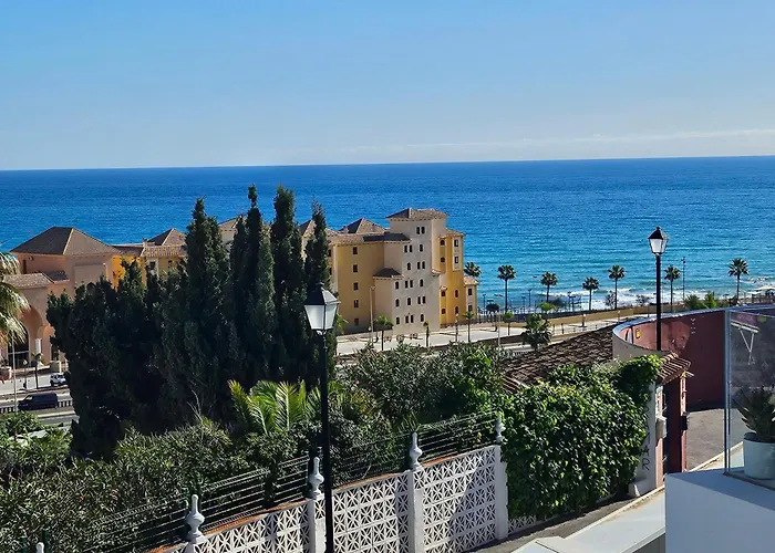 וילה Luxury Townhouse With Stunning Sea & Mountain Views פואנגירולה