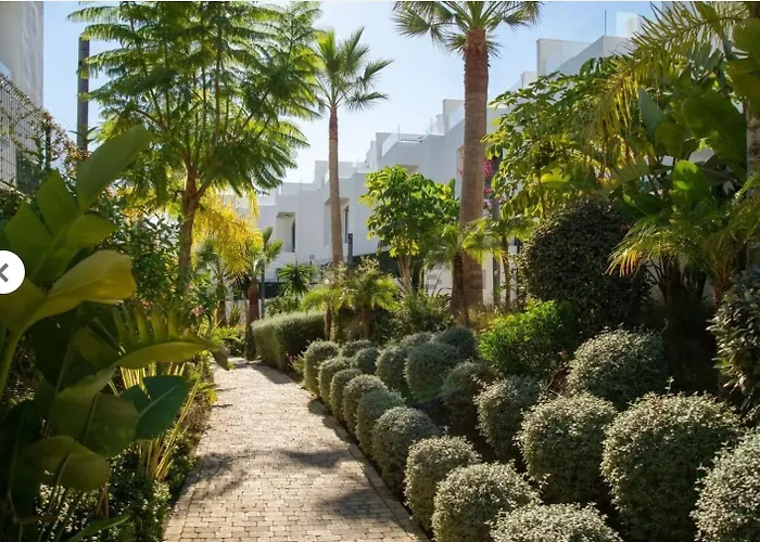 Luxury Townhouse With Stunning Sea & Mountain Views וילה פואנגירולה