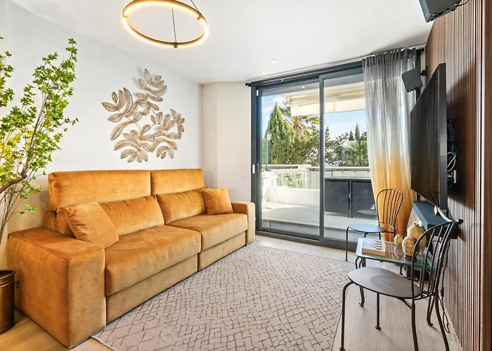 Luxury Townhouse With Stunning Sea & Mountain Views * פואנגירולה