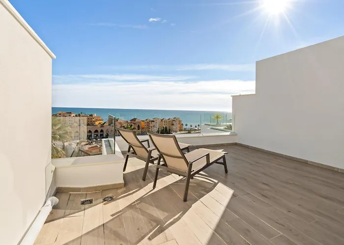 Luxury Townhouse With Stunning Sea & Mountain Views פואנגירולה