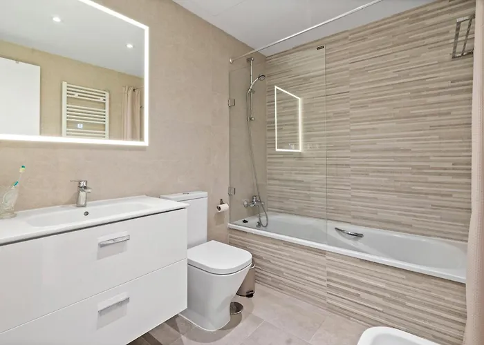 Luxury Townhouse With Stunning Sea & Mountain Views