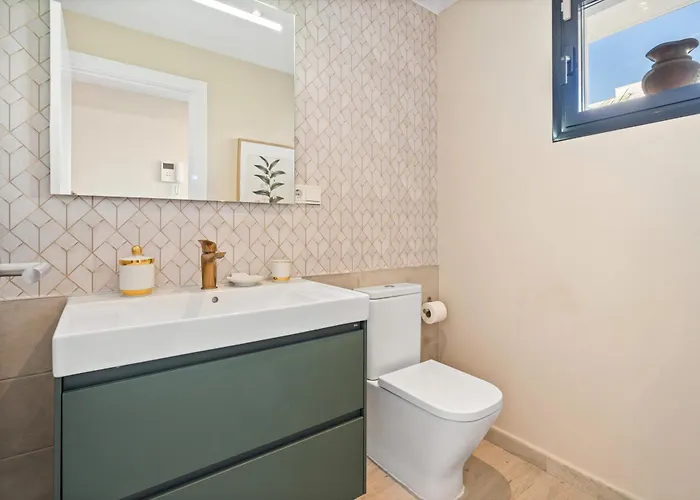 Luxury Townhouse With Stunning Sea & Mountain Views וילה פואנגירולה