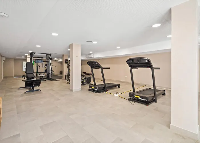 Luxury Townhouse With Stunning Sea & Mountain Views פואנגירולה