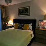 Luxury Townhouse With Stunning Sea & Mountain Views フエンヒロラ