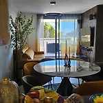 Luxury Townhouse With Stunning Sea & Mountain Views * フエンヒロラ