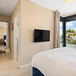 ヴィラ Luxury Townhouse With Stunning Sea & Mountain Views *
