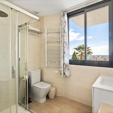 Luxury Townhouse With Stunning Sea & Mountain Views ヴィラ *